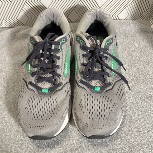 Brooks sneakers Gray and Green Athletic Shoes Brooks Ariel 20 women’s 11 wide - Picture 2 of 14